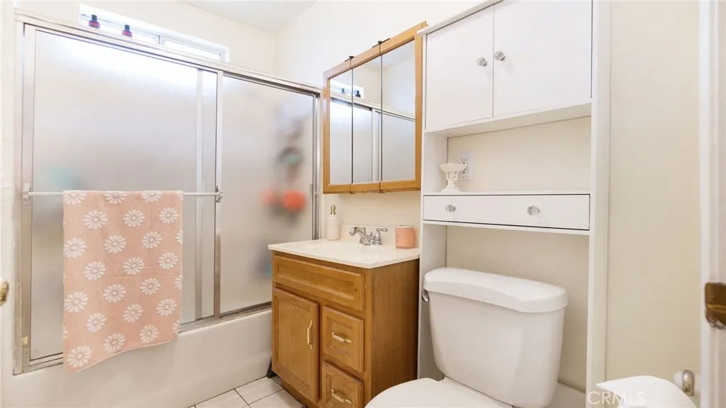 8737 Tilmont Avenue, Pico Rivera, California 90660 home-pic-19